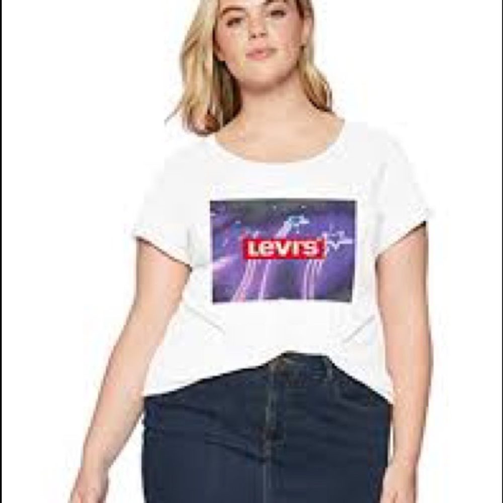 Levi’s Women Plus Size Tee Shirt